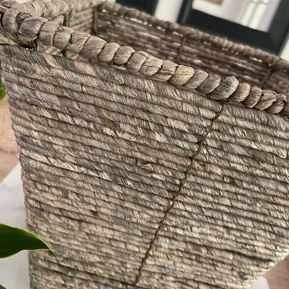 🌿Boho Style Basket/Planter/Trash Can🌿 - Picture 4 of 6